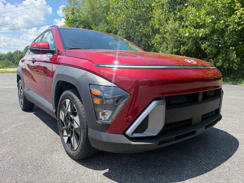 Used 2024 Hyundai Kona SEL FWD image 4