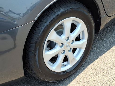 Used 2011 Toyota Camry LE w/ LE Extra-Value Pkg FWD image 7