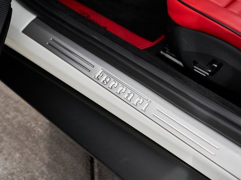 Used 2024 Ferrari Roma Spider image 36