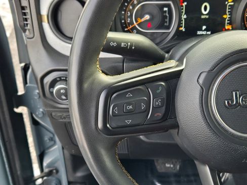 Used 2024 Jeep Gladiator Willys image 25