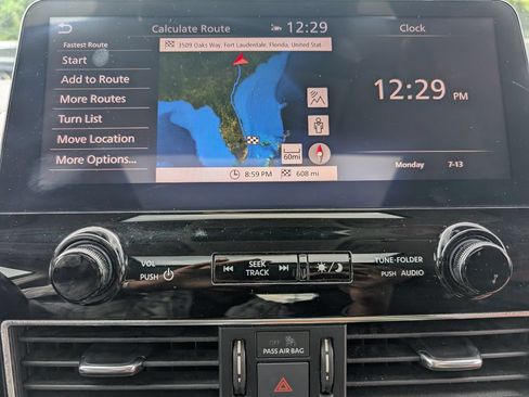 Used 2021 Nissan Armada SL w/ Captain's Chairs Package AWD/4WD image 19
