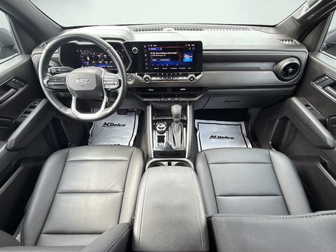Used 2025 Chevrolet Colorado Trail Boss AWD/4WD image 40
