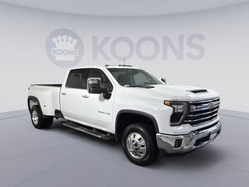 Used 2025 Chevrolet Silverado 3500 LTZ w/ LTZ Plus Package image 10