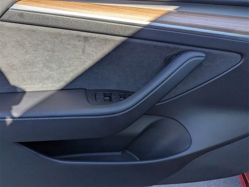 Used 2022 Tesla Model 3 Standard Range image 24