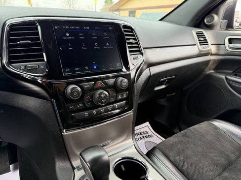 Used 2022 Jeep Grand Cherokee Laredo X image 11