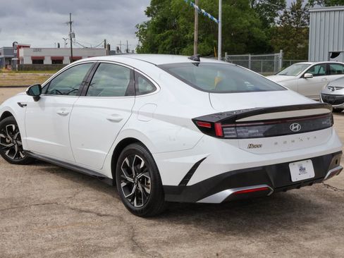 Used 2025 Hyundai Sonata SEL FWD image 2