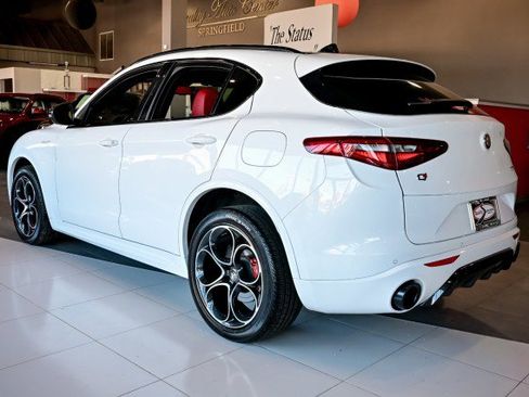 Used 2023 Alfa Romeo Stelvio Veloce image 8