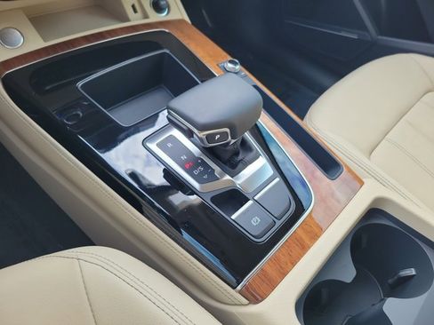 Certified 2025 Audi Q5 2.0T Premium Plus image 31