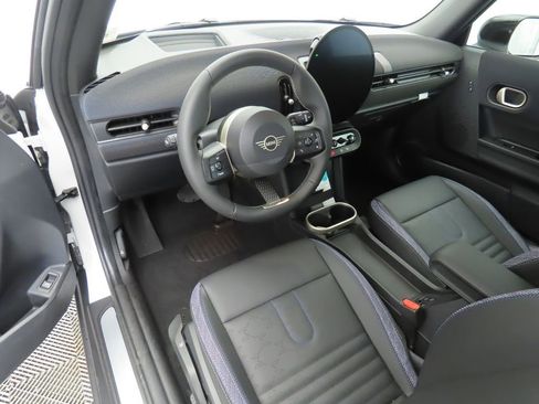 Used 2026 MINI Cooper 2-Door Hardtop image 9