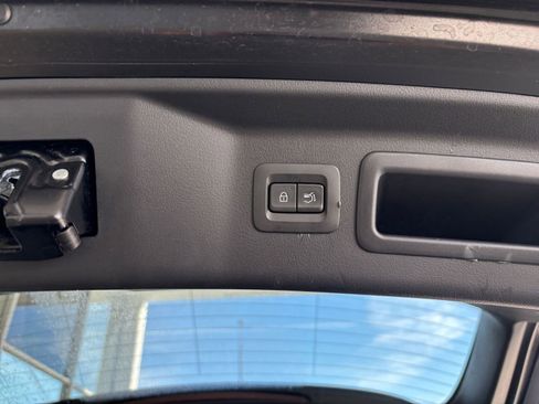 Used 2025 MAZDA CX-90 3.3 Turbo w/ Preferred Package image 31