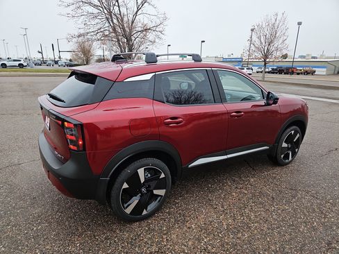 New 2026 Nissan Kicks SR w/ Cold Weather Package AWD/4WD image 3