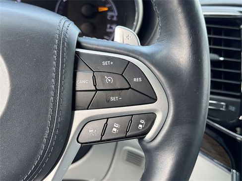 Used 2020 Jeep Grand Cherokee Summit image 10