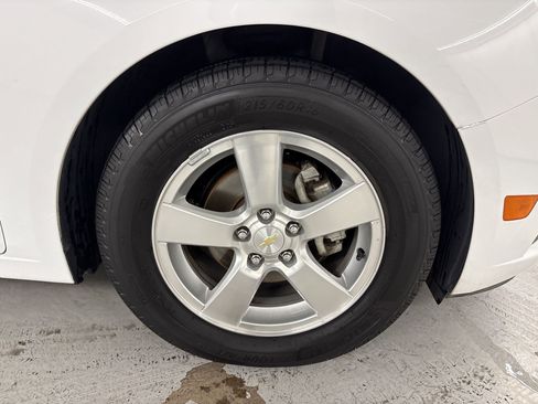 Used 2014 Chevrolet Cruze LT FWD image 13