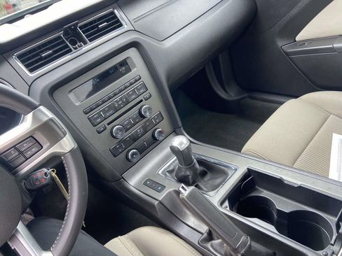 Used 2014 Ford Mustang Coupe image 17