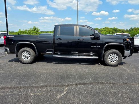 Used 2024 Chevrolet Silverado 2500 LT w/ Convenience Package AWD/4WD image 4