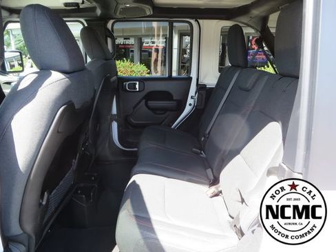 Used 2024 Jeep Wrangler Unlimited Rubicon w/ Technology Group AWD/4WD image 40