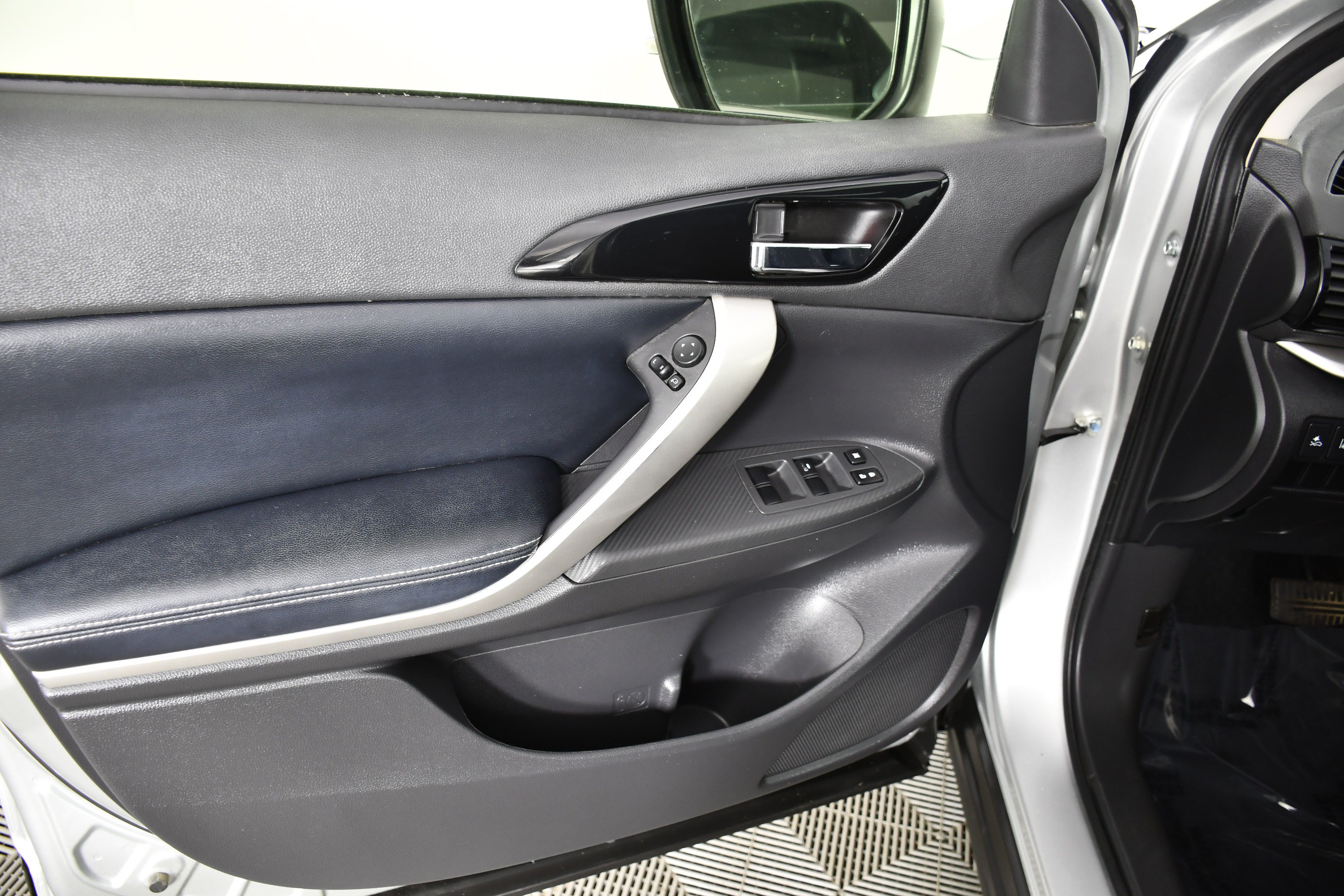 Used 2023 Mitsubishi Eclipse Cross SE AWD/4WD image 33