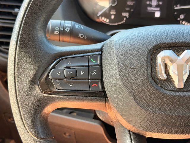 Used 2024 RAM ProMaster 2500 w/ Convenience Group FWD image 25