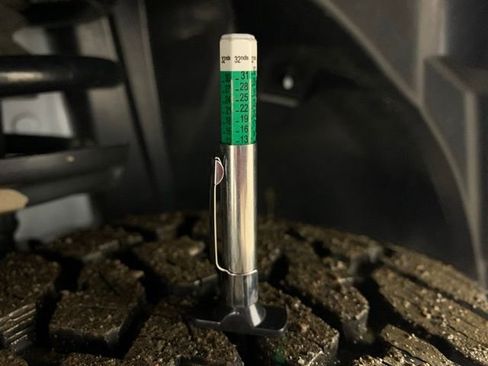 Used 2025 Jeep Compass Trailhawk image 36