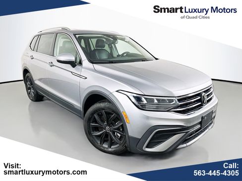 Used 2024 Volkswagen Tiguan SE w/ Panoramic Sunroof Package AWD/4WD image 1