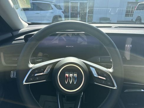 Certified 2025 Buick Envision Sport Touring image 17