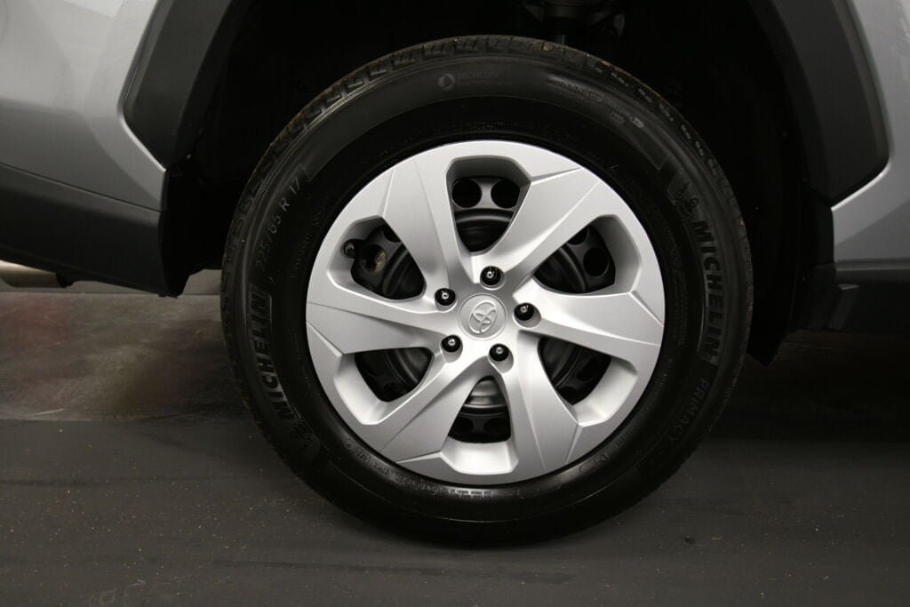 Certified 2025 Toyota RAV4 LE FWD image 30