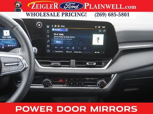 Used 2025 Chevrolet Equinox LT image 10