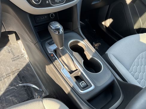 Used 2019 Chevrolet Equinox LS w/ LS Convenience Package image 23