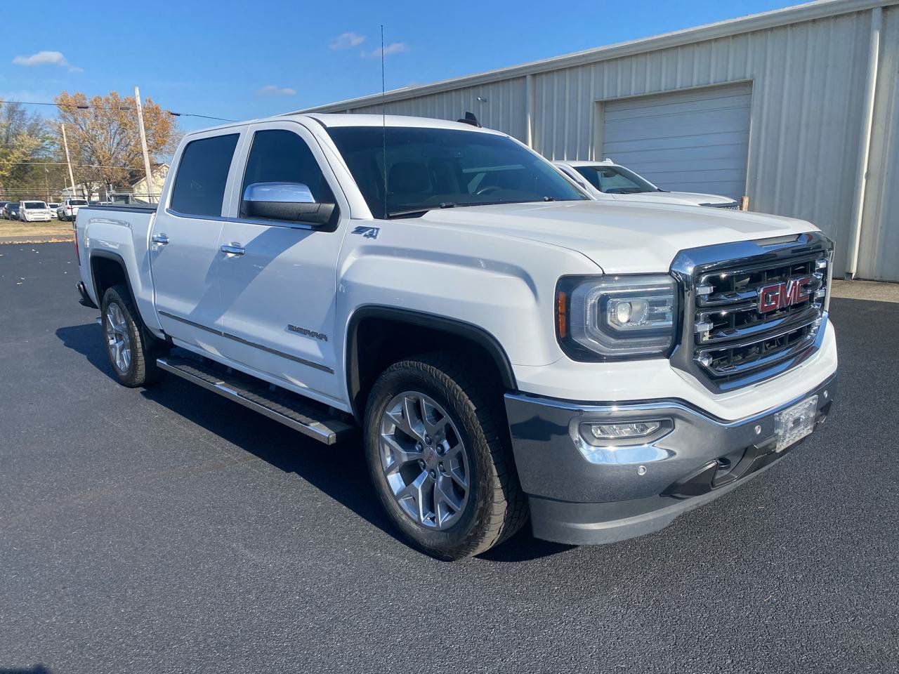 Used 2018 GMC Sierra 1500 SLT AWD/4WD image 3