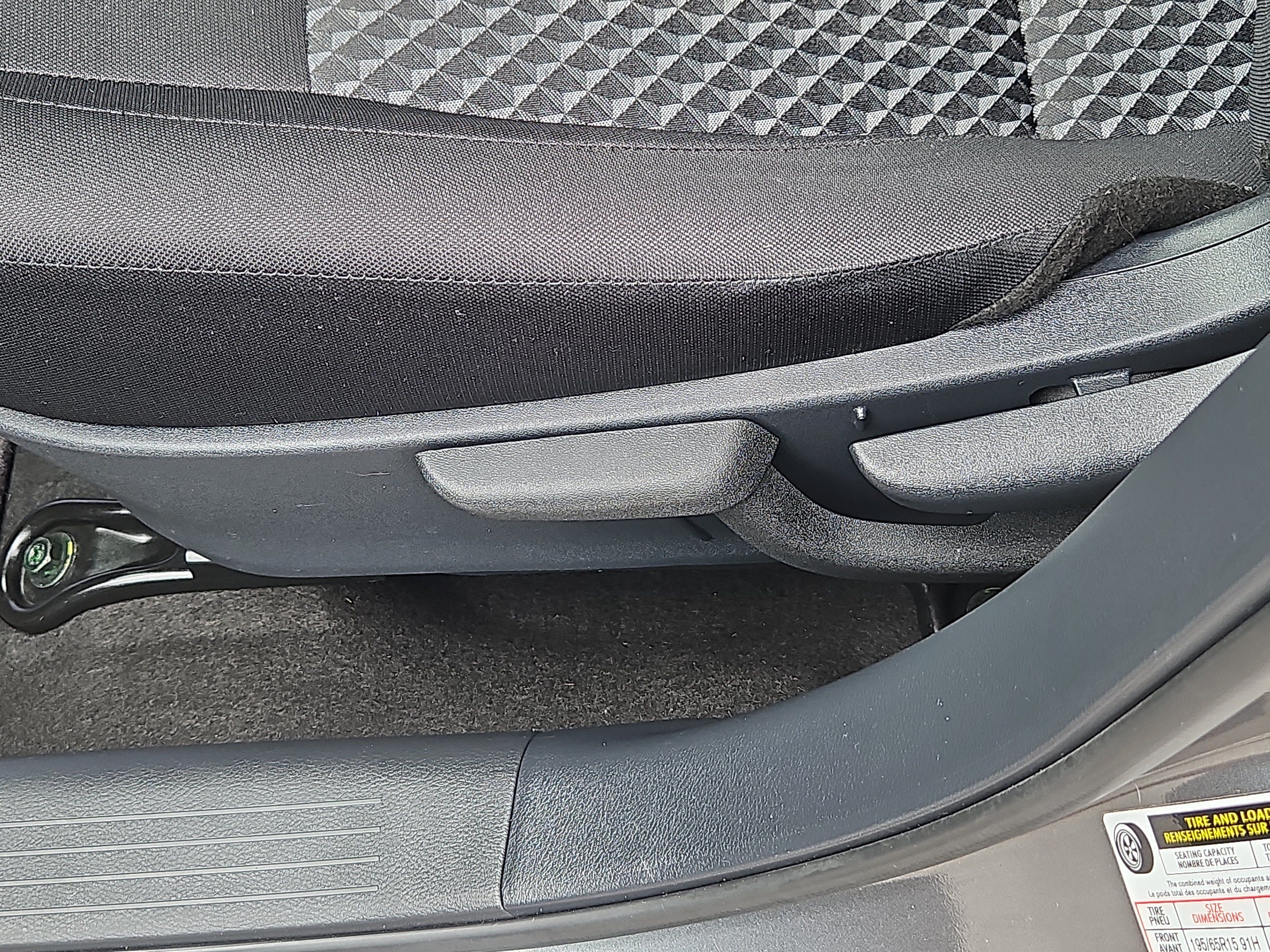 Used 2022 Nissan Versa S FWD image 10