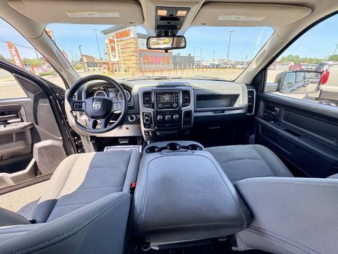 Used 2016 RAM 1500 Express AWD/4WD image 23