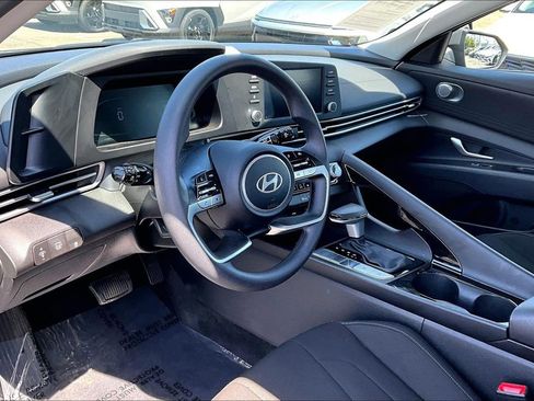 Certified 2025 Hyundai Elantra Hybrid FWD image 9