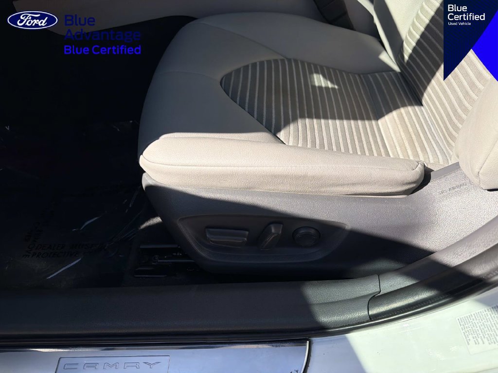 Used 2018 Toyota Camry SE w/ Moonroof Package FWD image 18