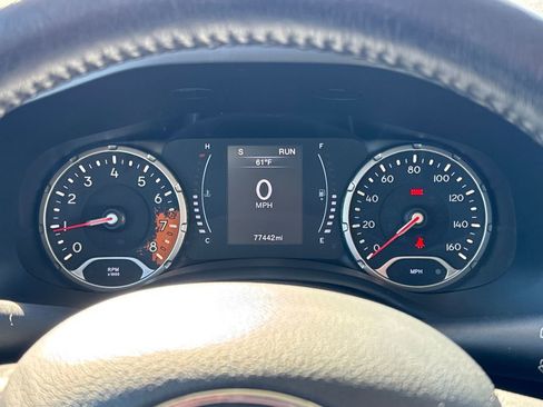 Used 2017 Jeep Renegade Altitude image 23