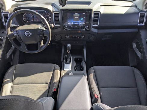 Used 2022 Nissan Frontier SV image 12