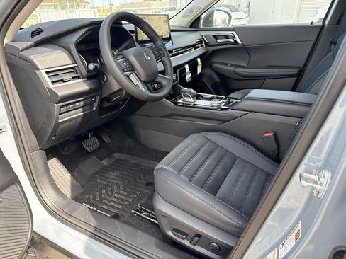 New 2026 Mitsubishi Outlander AWD image 24