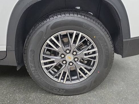 Used 2025 Chevrolet Traverse LT AWD/4WD image 32