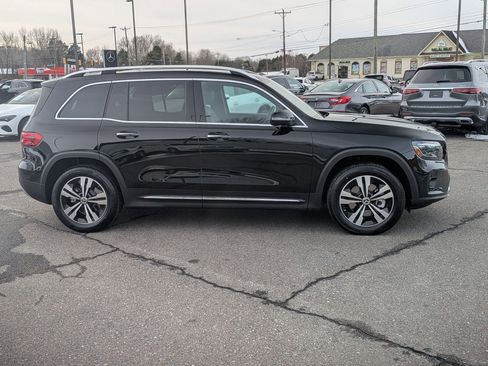 Certified 2025 Mercedes-Benz GLB 250 GLB 250 image 2
