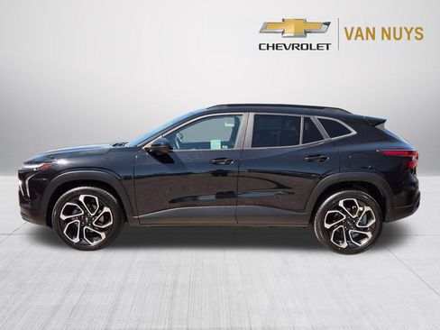 Used 2024 Chevrolet Trax RS w/ Sunroof Package FWD image 8