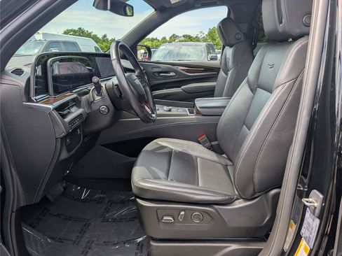 Used 2023 Cadillac Escalade Luxury AWD/4WD image 19