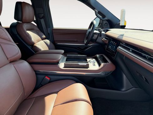 New 2026 Lincoln Navigator Reserve AWD/4WD image 15