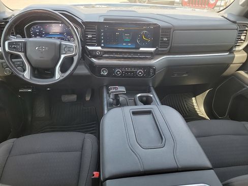 Used 2022 Chevrolet Silverado 1500 RST w/ Z71 Off-Road Package AWD/4WD image 9