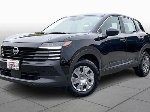 Certified 2025 Nissan Kicks S image 1