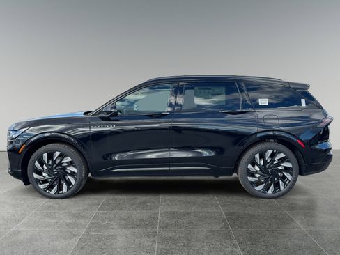 New 2026 Lincoln Nautilus Reserve w/ Jet Appearance Package image 2