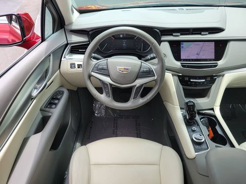 Certified 2022 Cadillac XT5 Premium Luxury w/ LPO, Premium Carpet Package FWD image 18
