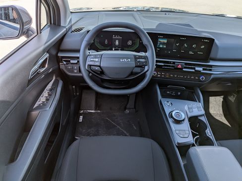 New 2026 Kia Sportage LX FWD image 19