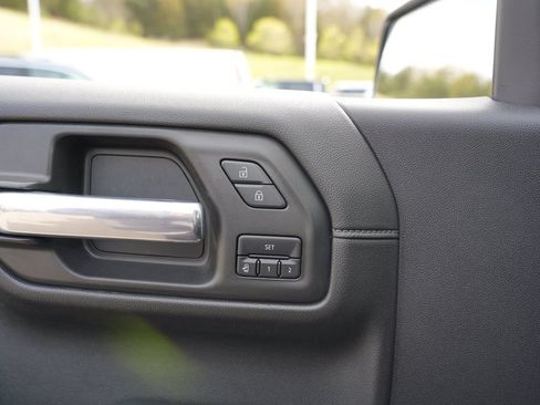 Used 2021 Chevrolet Silverado 1500 LTZ AWD/4WD image 19