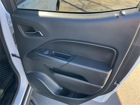 Used 2022 Chevrolet Colorado LT w/ LT Convenience Package image 19