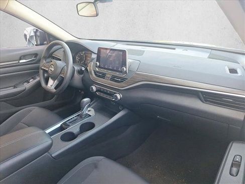 Used 2025 Nissan Altima 2.5 SV image 20