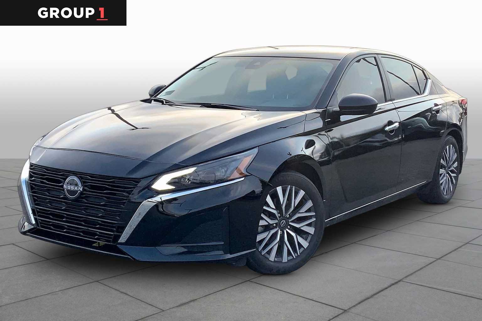 Used 2024 Nissan Altima 2.5 SV FWD image 1